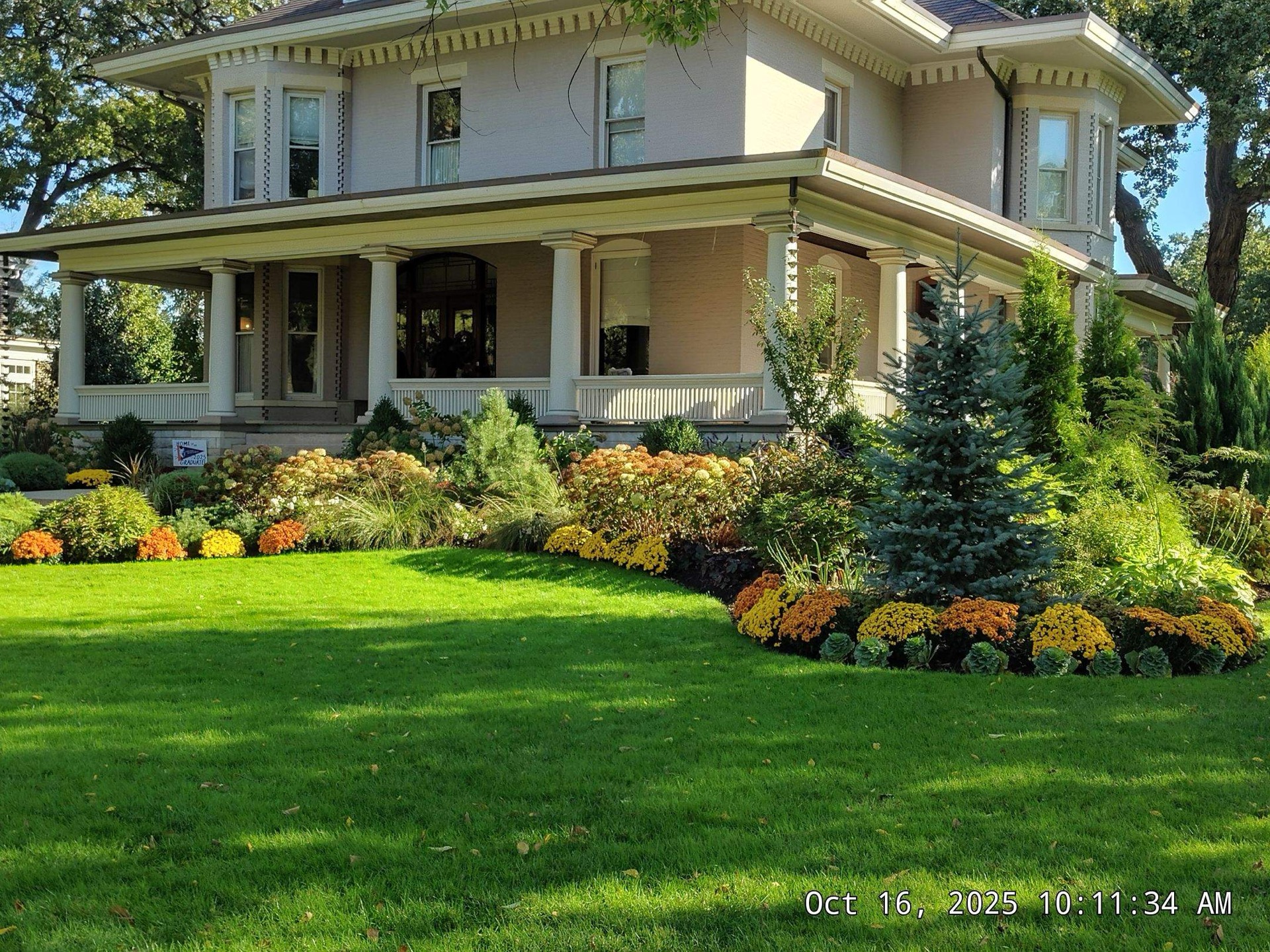 Landscaping and maintained grounds across the Chicago west suburbs